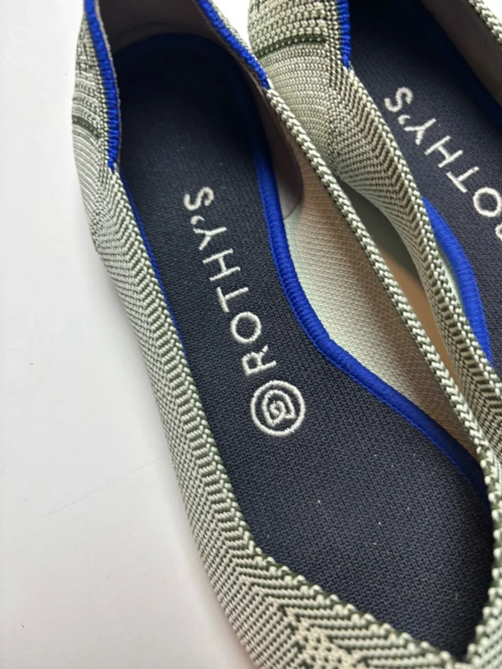 Rothys Pistachio Python the point‎ flats sz 7 RARE